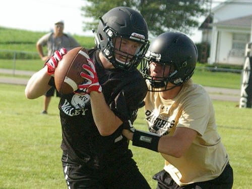 Mississinawa Valley football team shows physicality in 7-on-7 scrimmage
