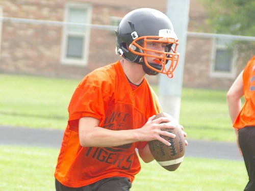 Ansonia, Arcanum football teams compete in seven-on-seven scrimmage