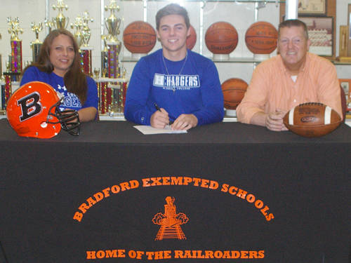 Bradford’s Hunter Penkal commits to Hillsdale College football team
