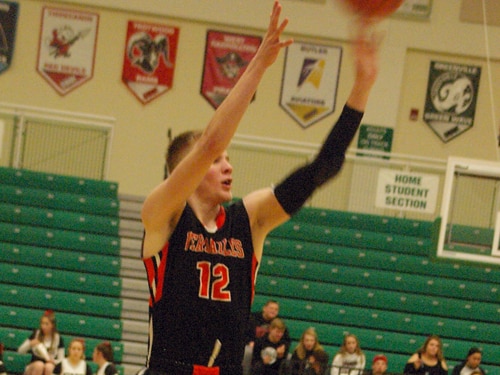 Justin Ahrens leads Versailles boys basketball team past Greenon in OHSAA tournament