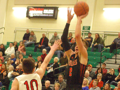 Justin Ahrens scores his 2,000th career point in Versailles’ tournament win over Milton-Union