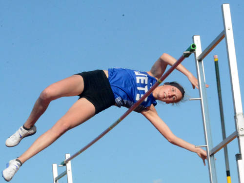 Franklin Monroe pole vaulter Selene Weaver achieves dream by making the OHSAA state meet