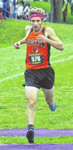 Delk, Good qualify for Division III state cross country meet