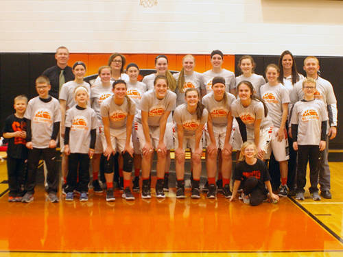 Versailles girls basketball team defeats St. Henry to win the MAC championship outright