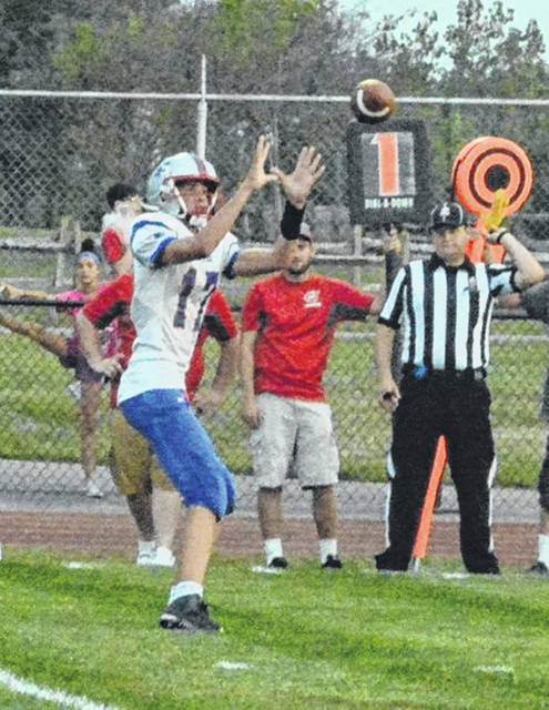 Patriots outduel Greyhounds, 27-19
