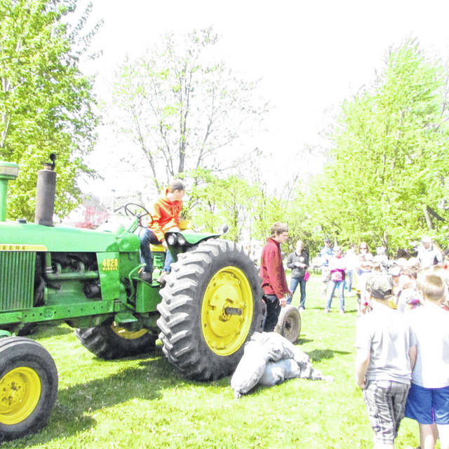 Students attend Farm Day