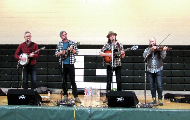 We Banjo 3 performs for students