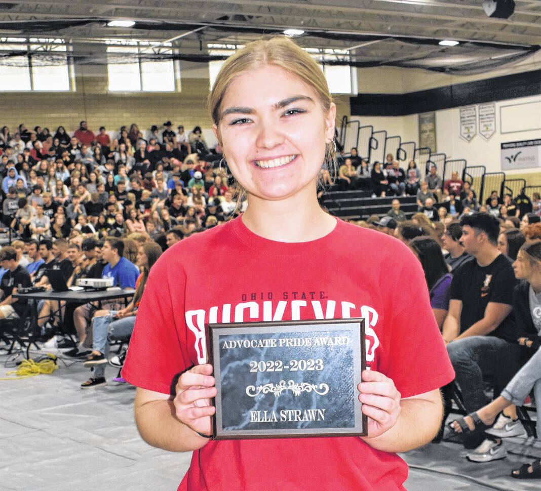 Strawn Earns Award At Send Off Daily Advocate And Early Bird News