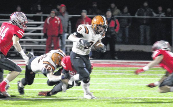 Running game leads Versailles back to Canton for State Championship game